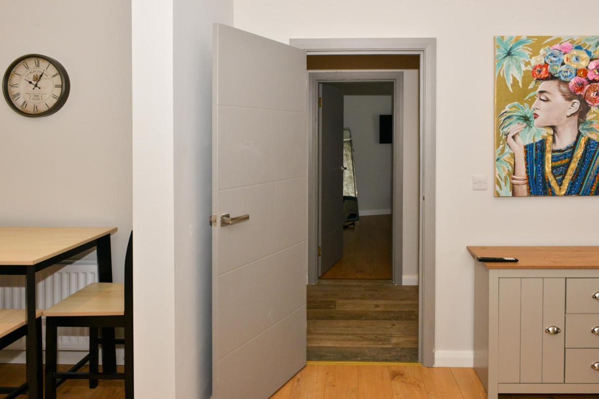 Esterville Apartments 1 And 2 Bedrooms Hot Tub Availability Белфаст Экстерьер фото