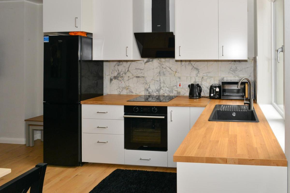 Esterville Apartments 1 And 2 Bedrooms Hot Tub Availability Белфаст Экстерьер фото