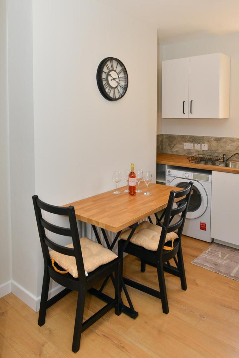 Esterville Apartments 1 And 2 Bedrooms Hot Tub Availability Белфаст Экстерьер фото