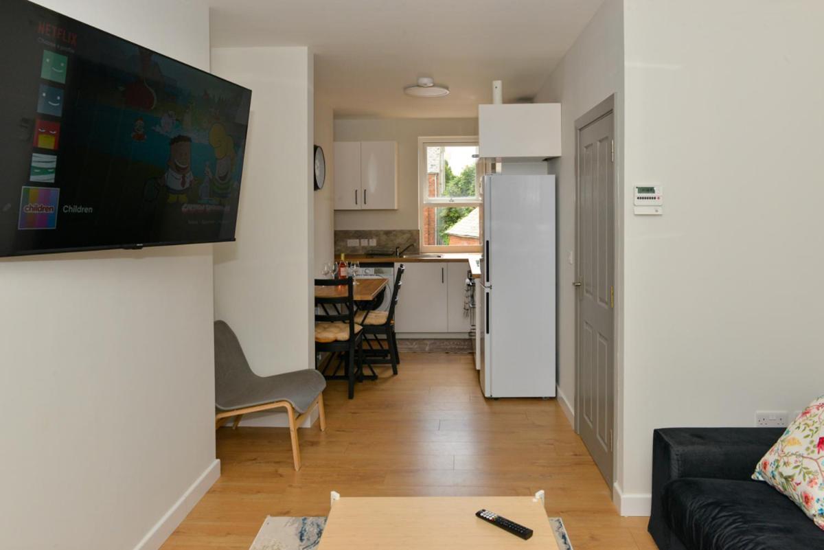 Esterville Apartments 1 And 2 Bedrooms Hot Tub Availability Белфаст Экстерьер фото