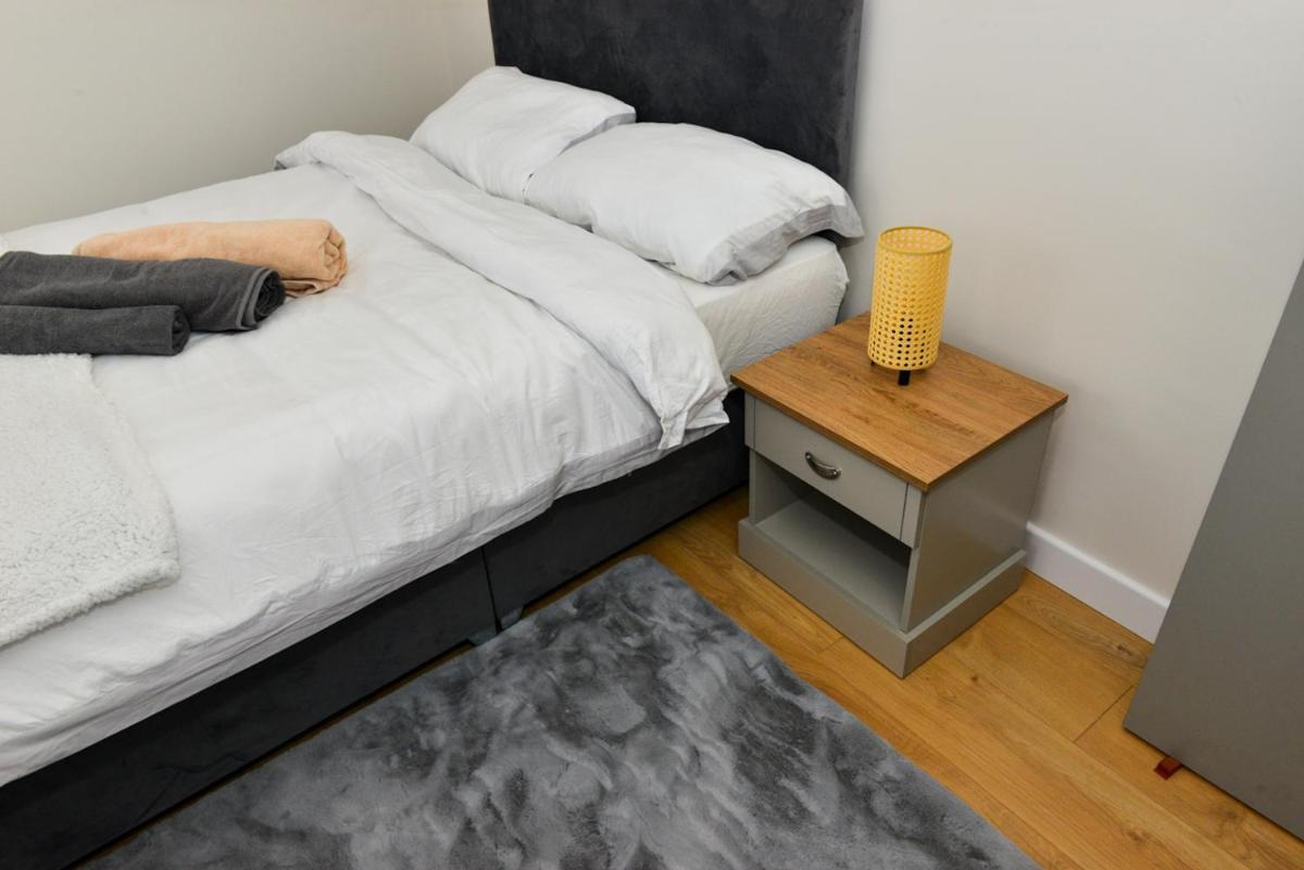 Esterville Apartments 1 And 2 Bedrooms Hot Tub Availability Белфаст Экстерьер фото