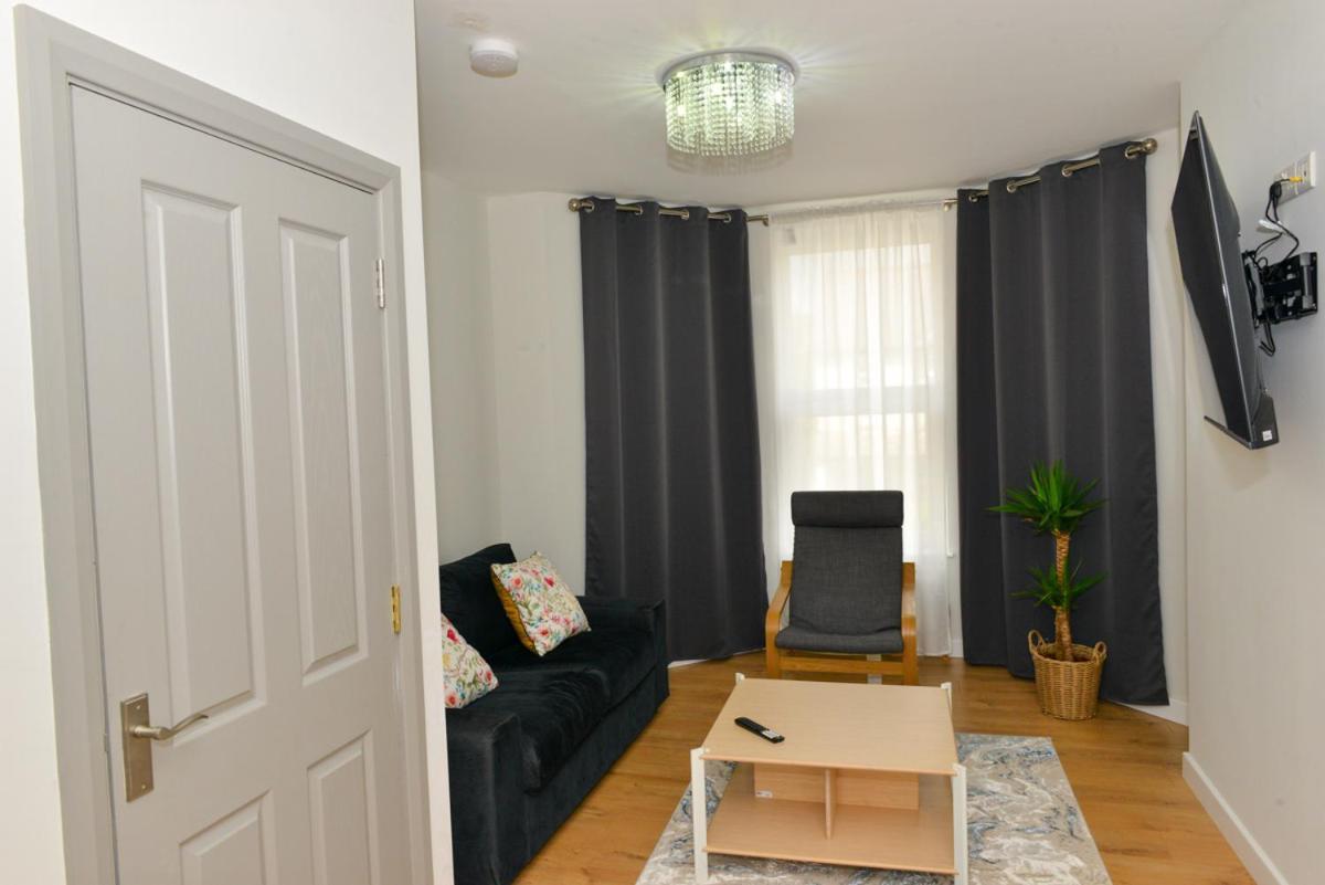 Esterville Apartments 1 And 2 Bedrooms Hot Tub Availability Белфаст Экстерьер фото