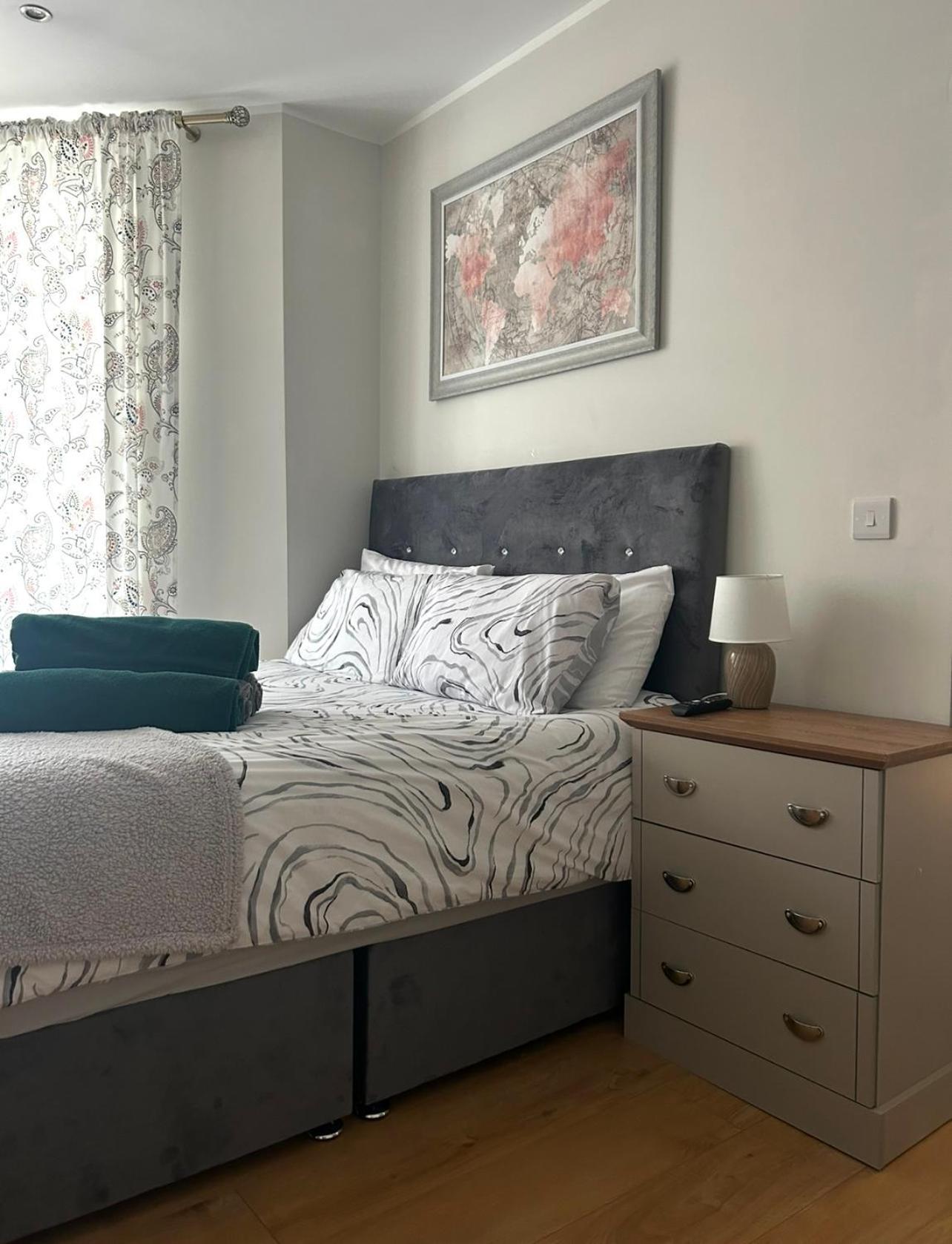 Esterville Apartments 1 And 2 Bedrooms Hot Tub Availability Белфаст Экстерьер фото